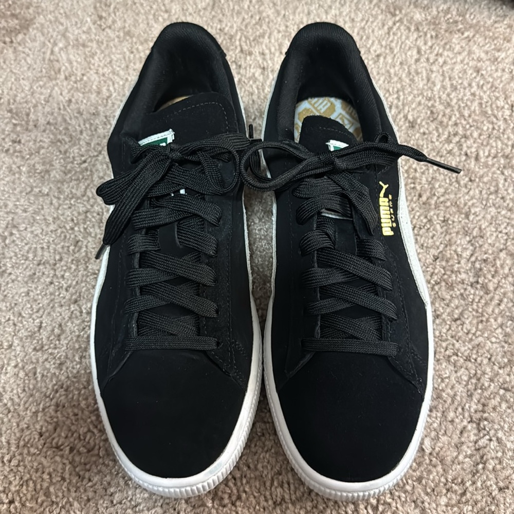 Puma Suede Classics Sneakers Size 10 Color Black White